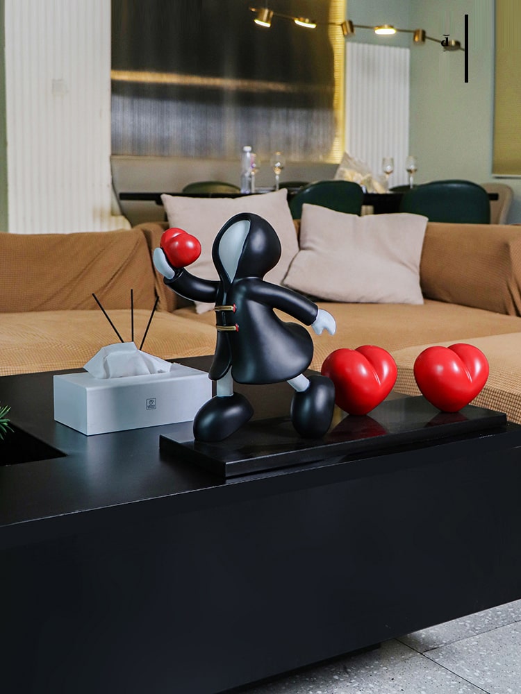 tuong-trang-tri-phong-tre-em-1-5 (1) Tượng Người Bí Ẩn Tặng Trái Tim